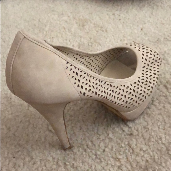 Heels - Picture 3 of 3
